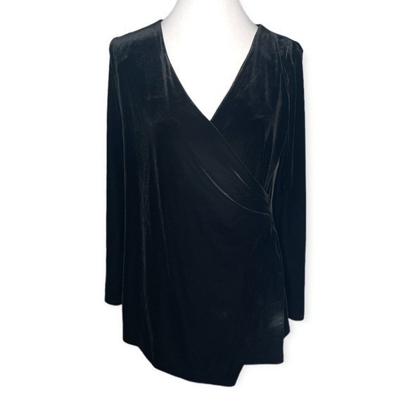 White House Black Market Dresses & Skirts - White House Black Market Velvet Long Sleeve Mini Dress